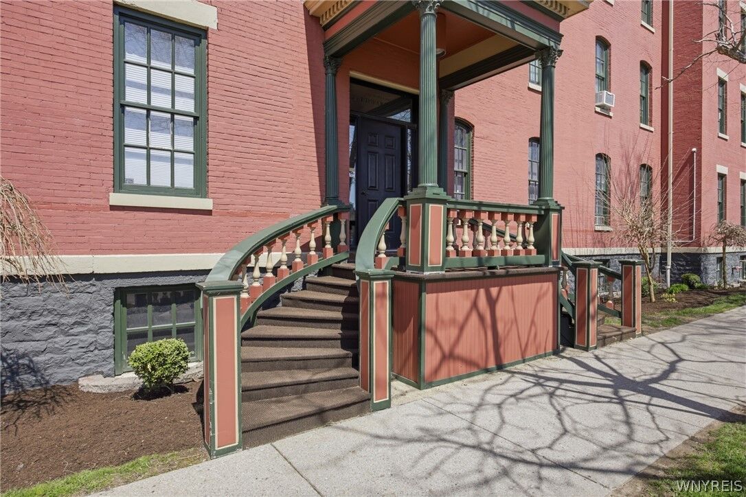 Property Photo:  125 Edward Street 4C  NY 14201 