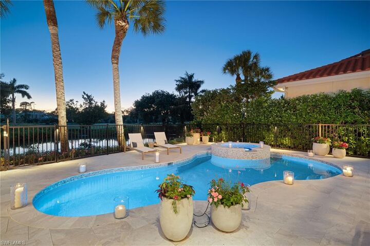 Property Photo:  2614 L Ermitage Ln  FL 34105 