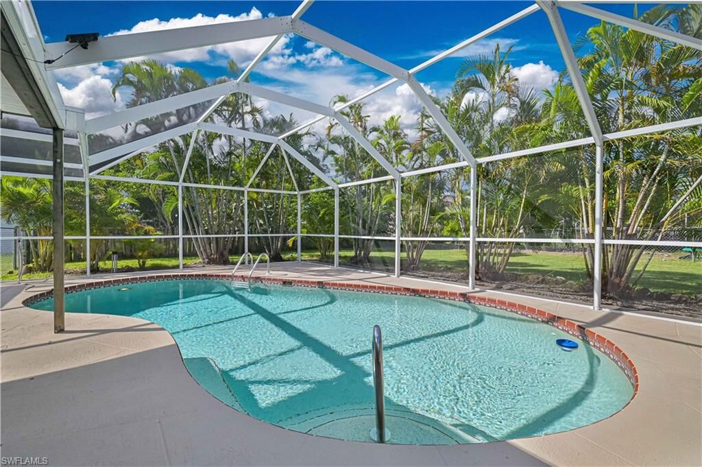 Property Photo:  915 SW 31st Ter  FL 33914 