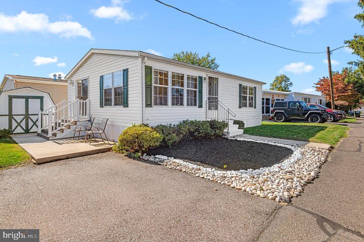 Property Photo: 2304 Brownsville Road H-28-Maple Ave PA 19053