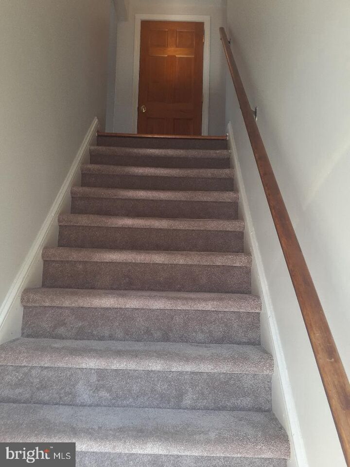 Property Photo:  37 W Grant Street Apt B  NJ 08098 