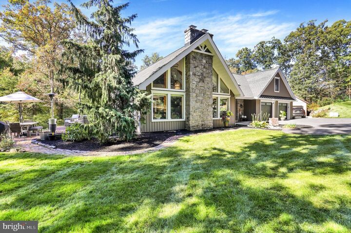 Property Photo:  2238 Laurel Springs Drive  PA 17555 