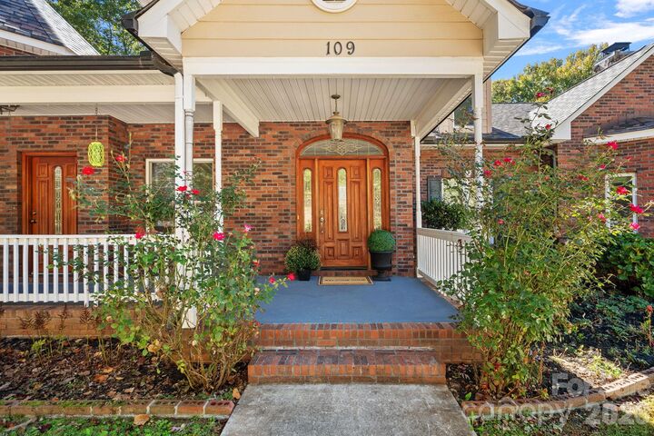 Property Photo: 109 Folkstone Road NC 28117