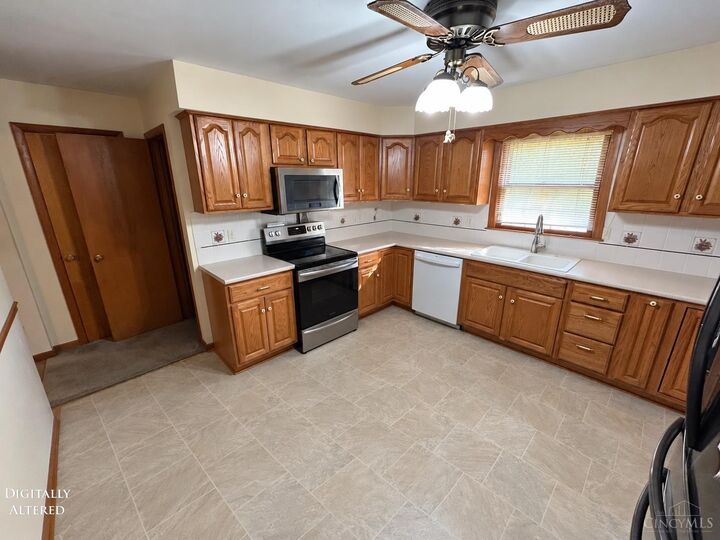 Property Photo: 236 W Taylor School Road OH 45013