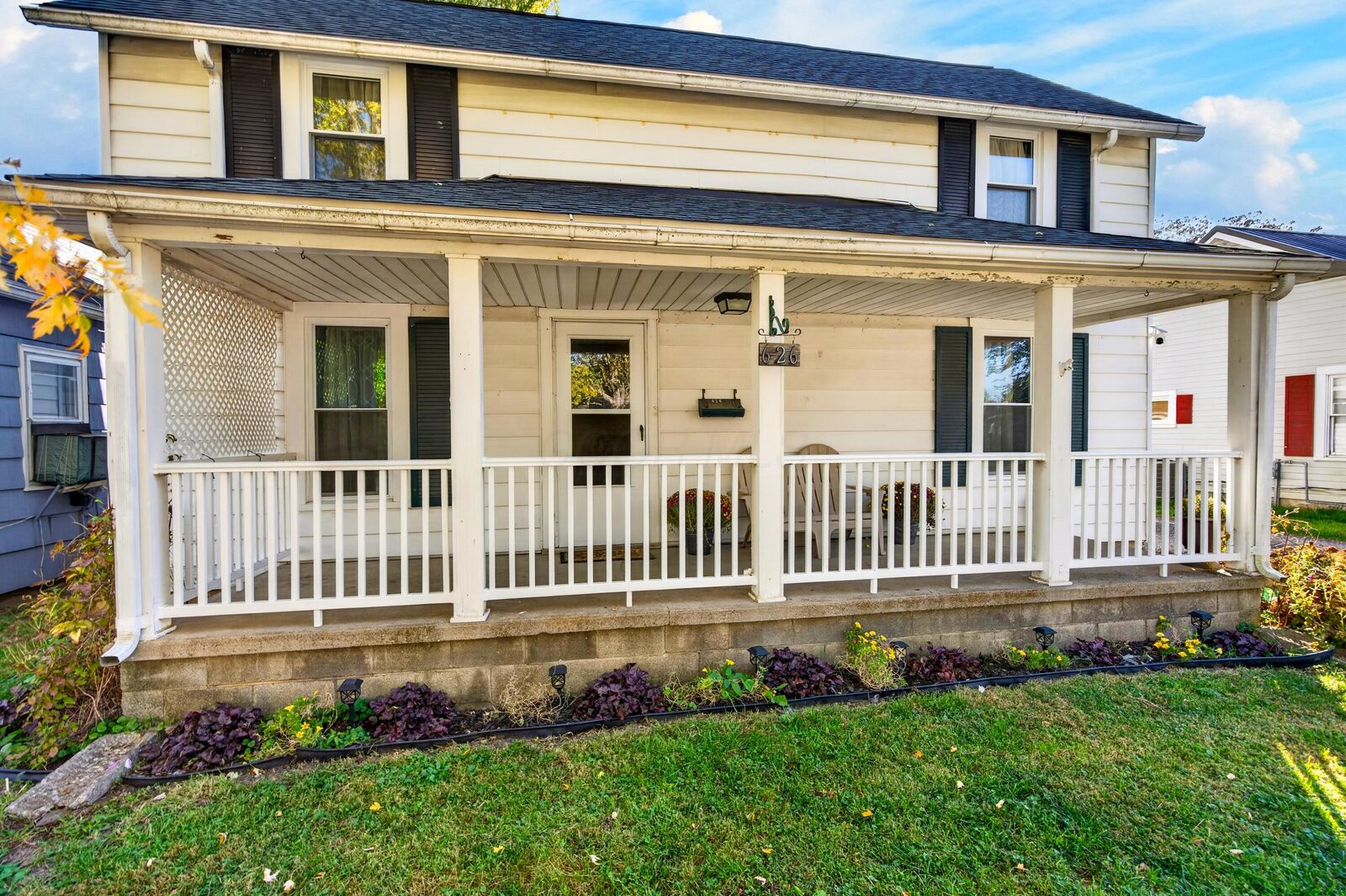 Property Photo:  626 High Street  OH 43160 