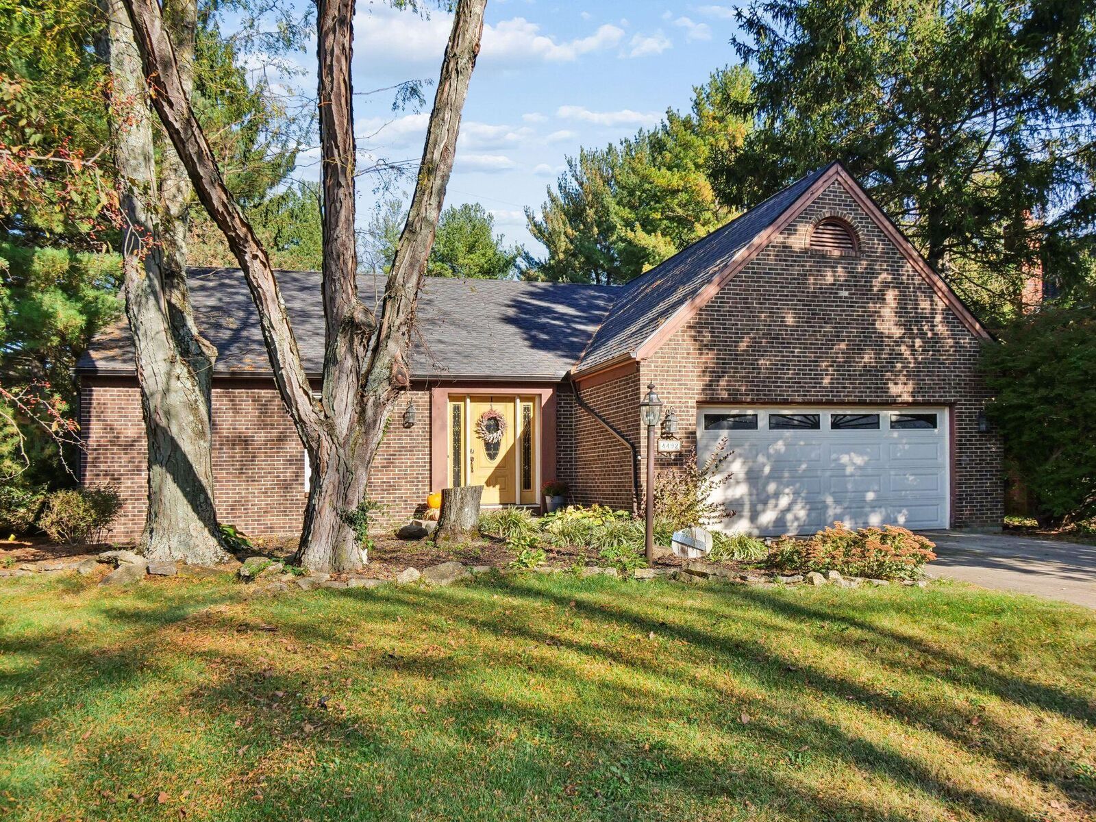 Property Photo:  4492 Shire Mill Road  OH 43026 