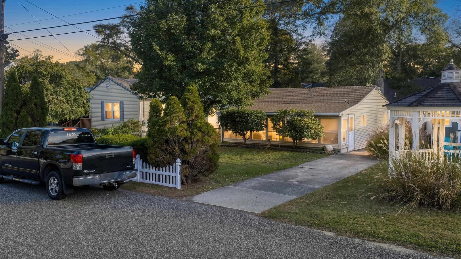 Property Photo: 430 Hollywood Rd NJ 08251