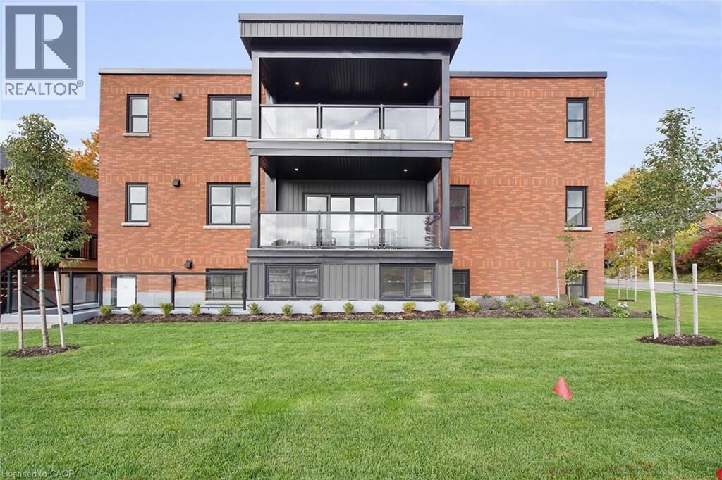 Property Photo:  74 Church Street 2  ON N5A 2R2 