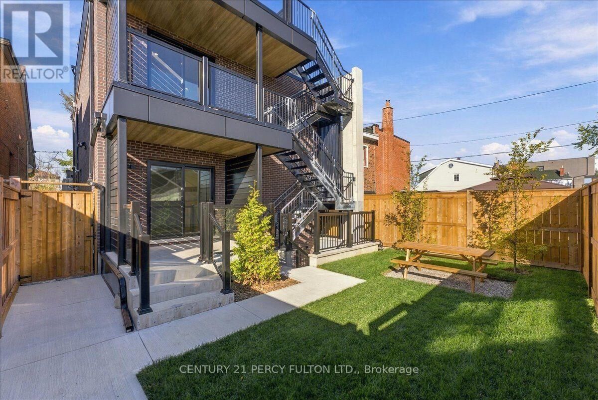 Property Photo: 113 Hatherley Road 1 ON M6E 1W4