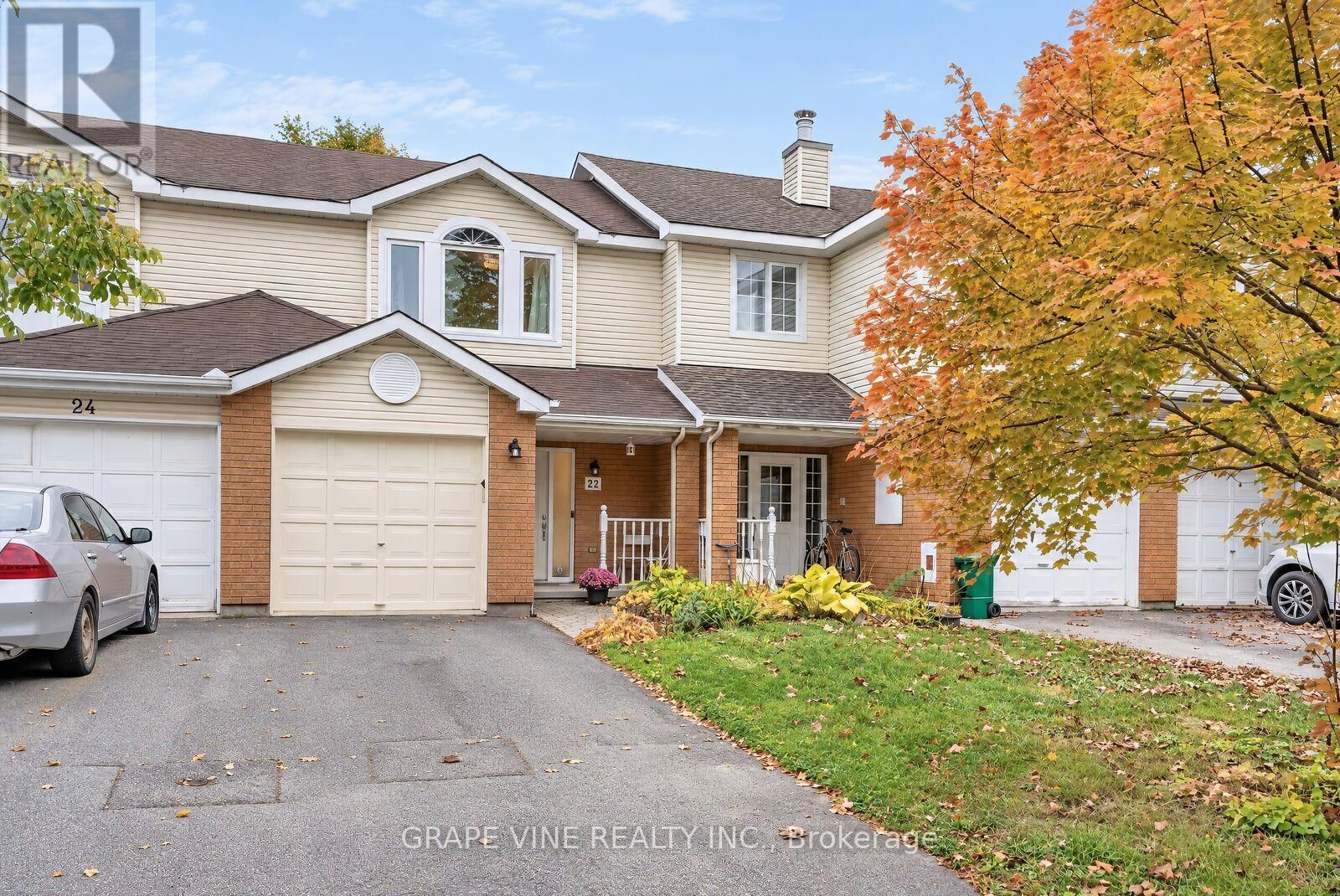 Property Photo:  22 Hodgson Court  ON K2K 2T4 