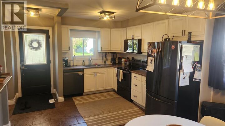 Property Photo:  372 Somerset Street  ON N7S 4G1 