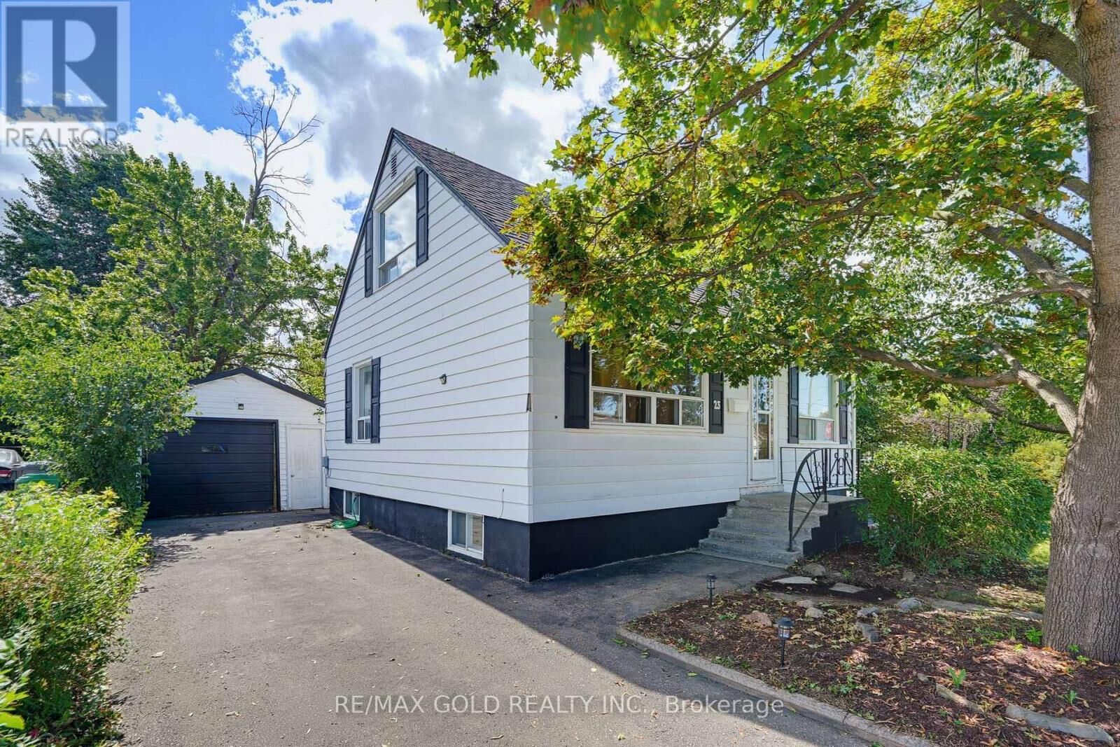 Property Photo: 23 Pleasantview Avenue ON L6X 1W5