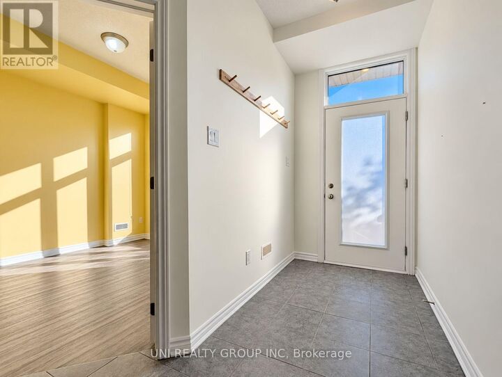 Property Photo:  809 Mikinak Road  ON K1K 4Z9 