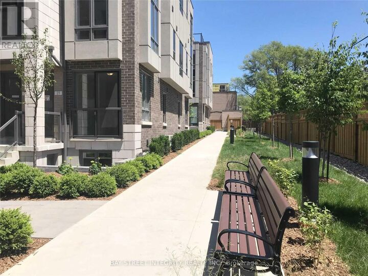 Property Photo: 715 Lawrence Avenue West 25 ON M6A 0C6