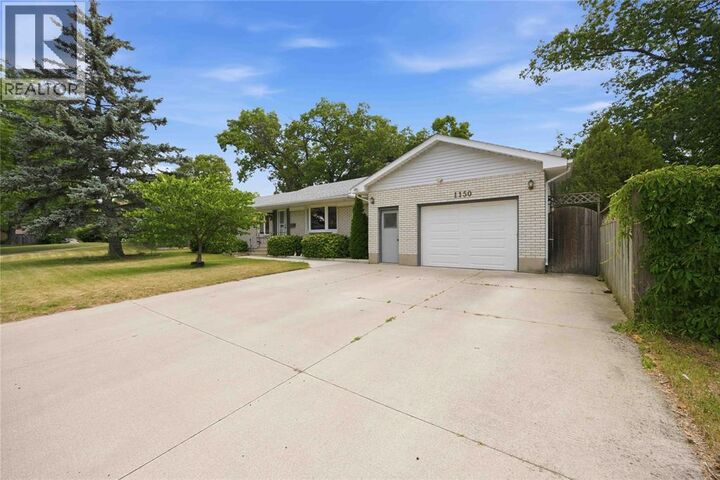 Property Photo:  1150 Thomas Drive  ON N7V 3W2 
