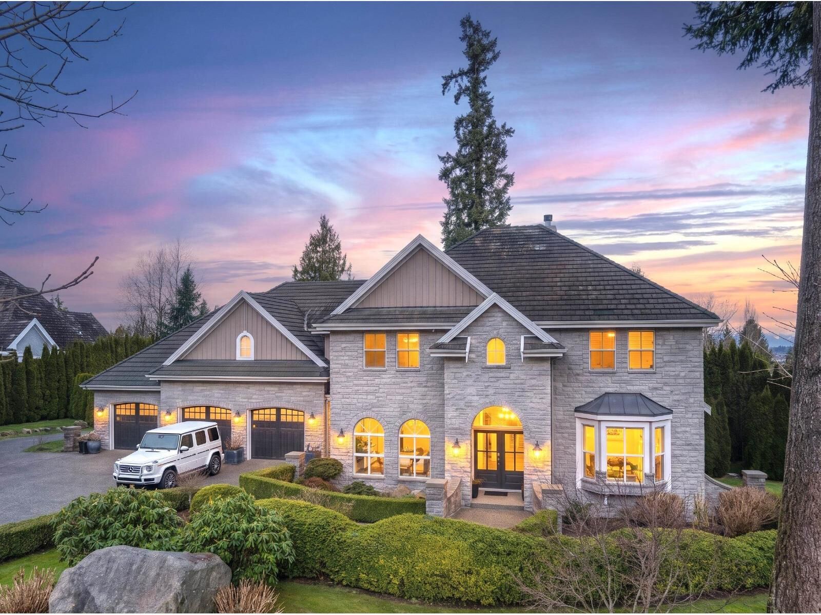 Property Photo:  16283 29 Avenue  BC V3Z 9X4 