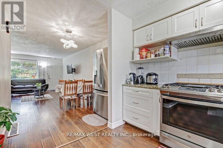 Property Photo:  1084 Southdale Road East  ON N6E 1B2 