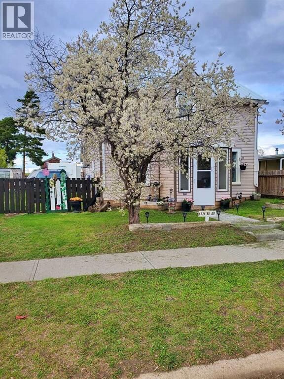 Property Photo:  4924 50 Avenue  AB T0B 3B0 