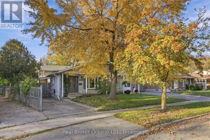 Property Photo:  427A Dayna Crescent  ON N2K 3K7 