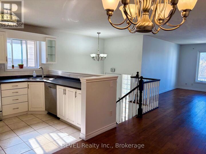 Property Photo: 204 Oakdale Avenue A ON L2P 2K7