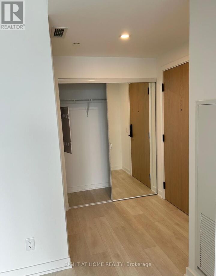 Property Photo:  5 Defries Street 3006  ON M5A 0W7 