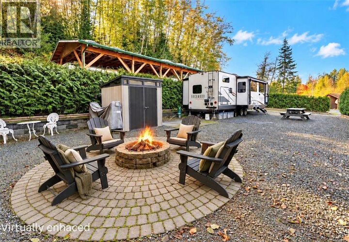 Property Photo:  8631 South Shore Road 5  BC V0R 2G0 