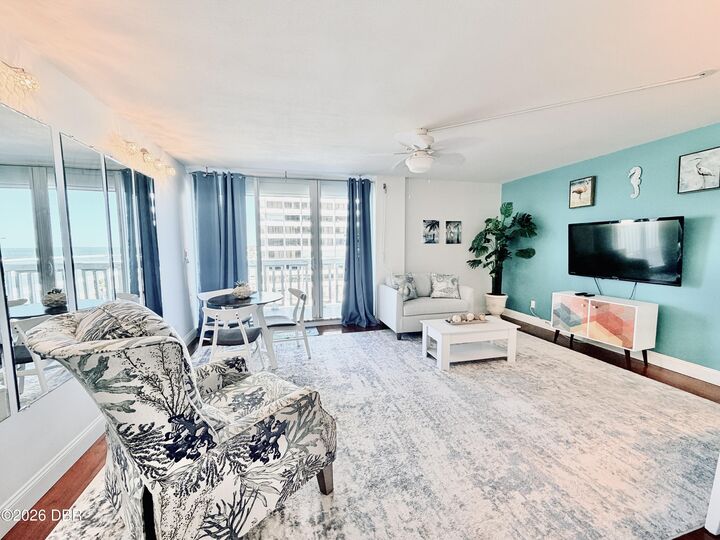 Property Photo: 2800 N Atlantic Avenue FL 32118