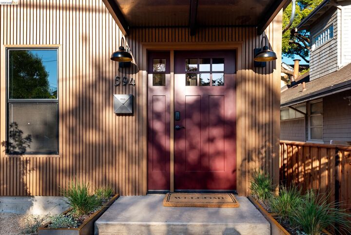 Property Photo: 594 Kenmore Ave CA 94610