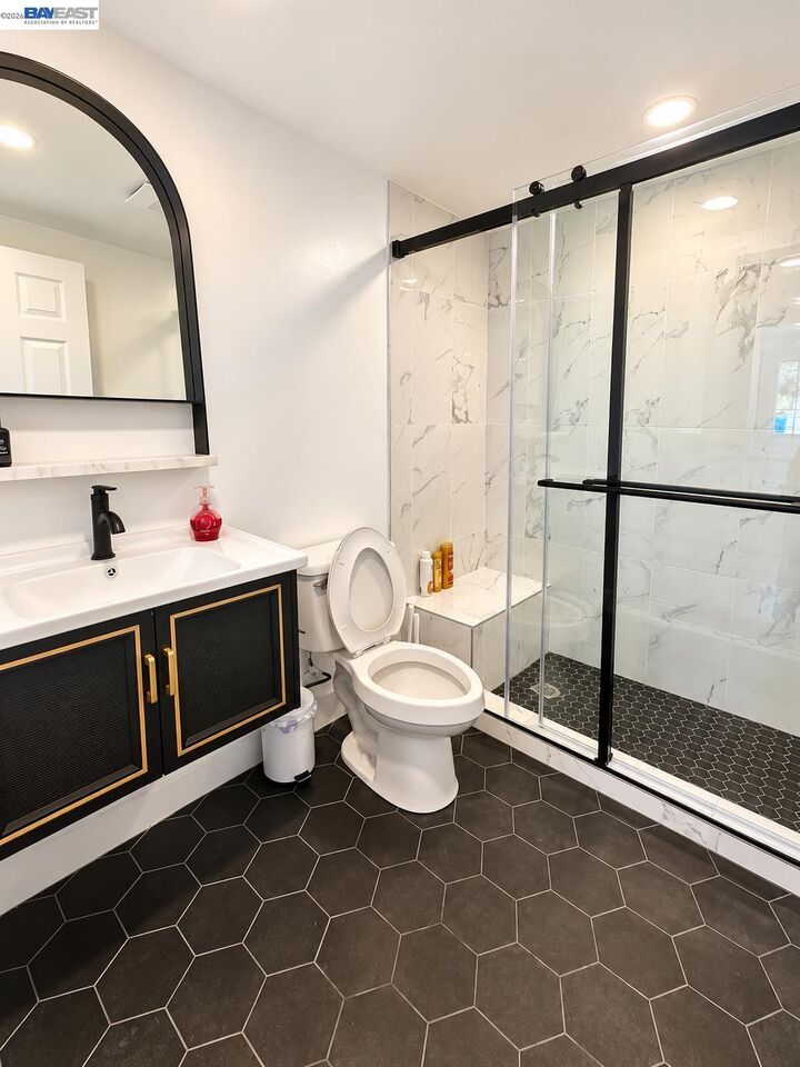 Property Photo: 427 Locust St B CA 95060