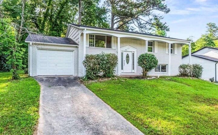 Property Photo:  5954 Baywood Lane  GA 30296 