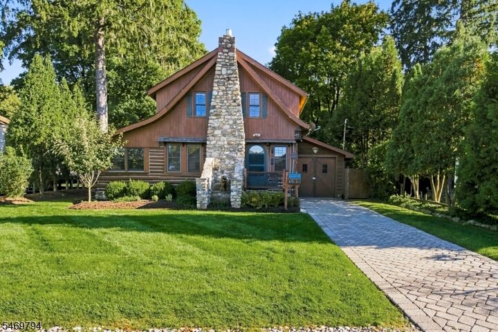 Property Photo:  14 Balsam Pkwy  NJ 07871 