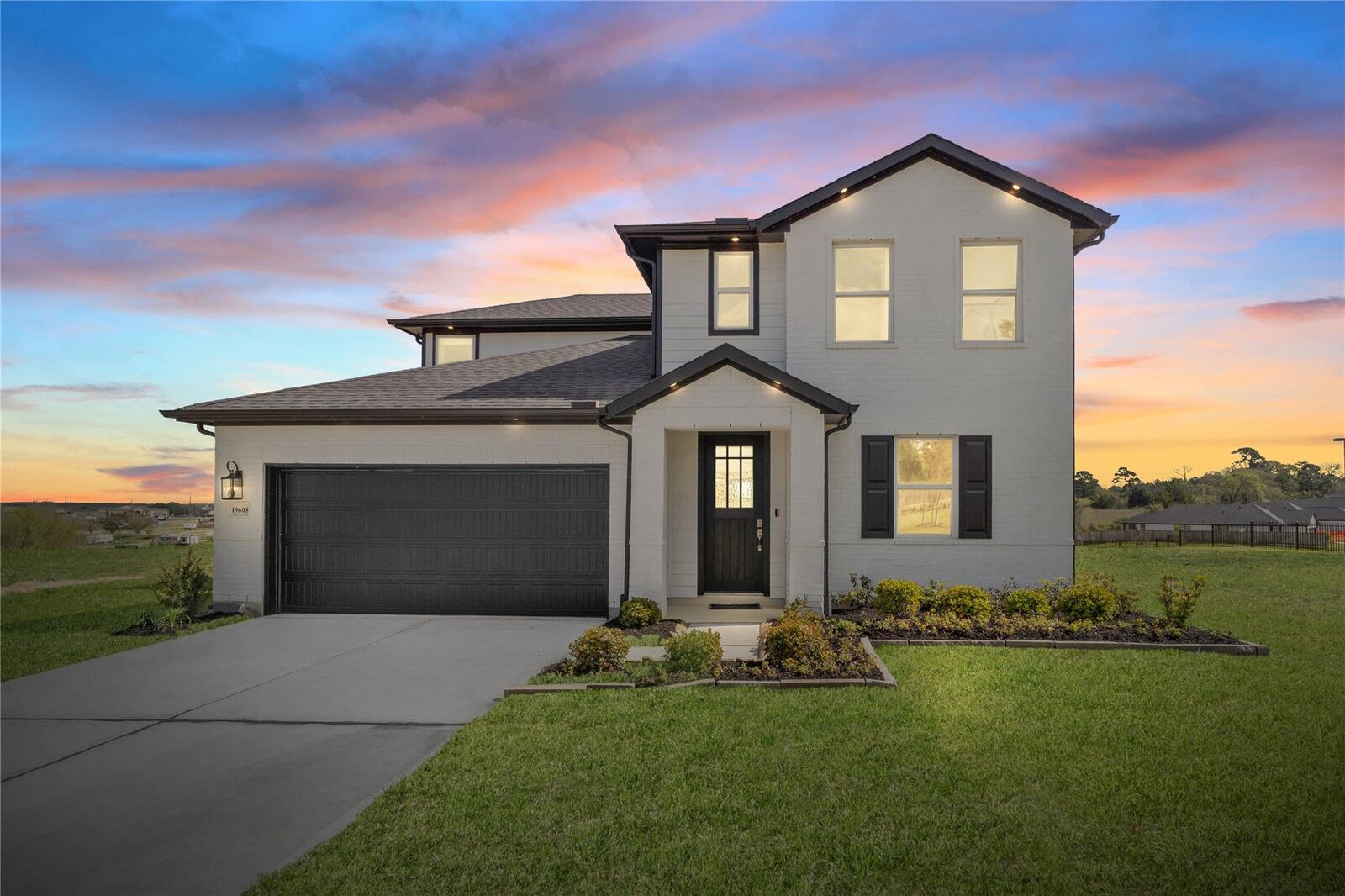 Property Photo: 19608 Montgomery Ridge Way TX 77316
