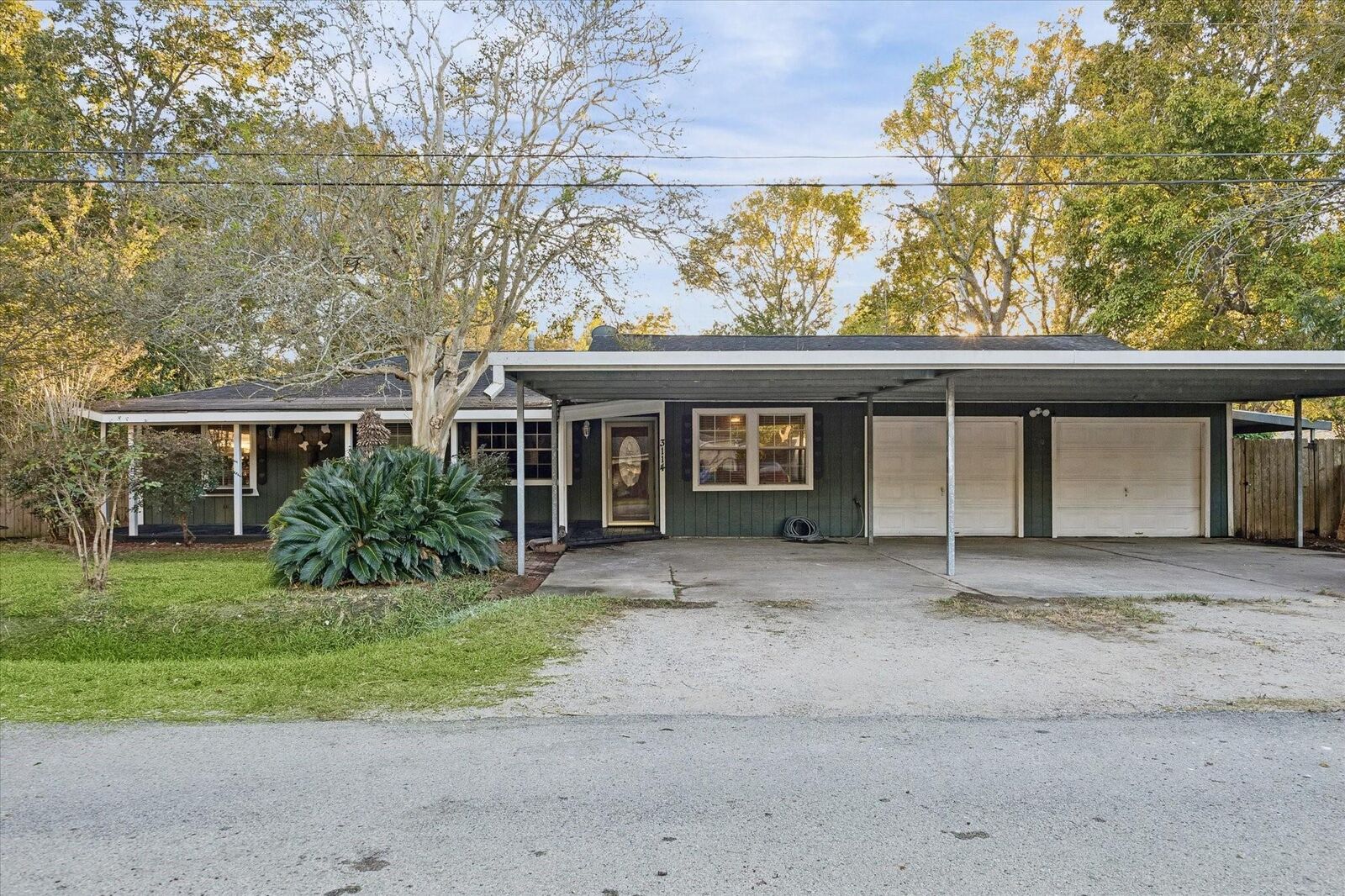 Property Photo: 3114 George Street TX 77518