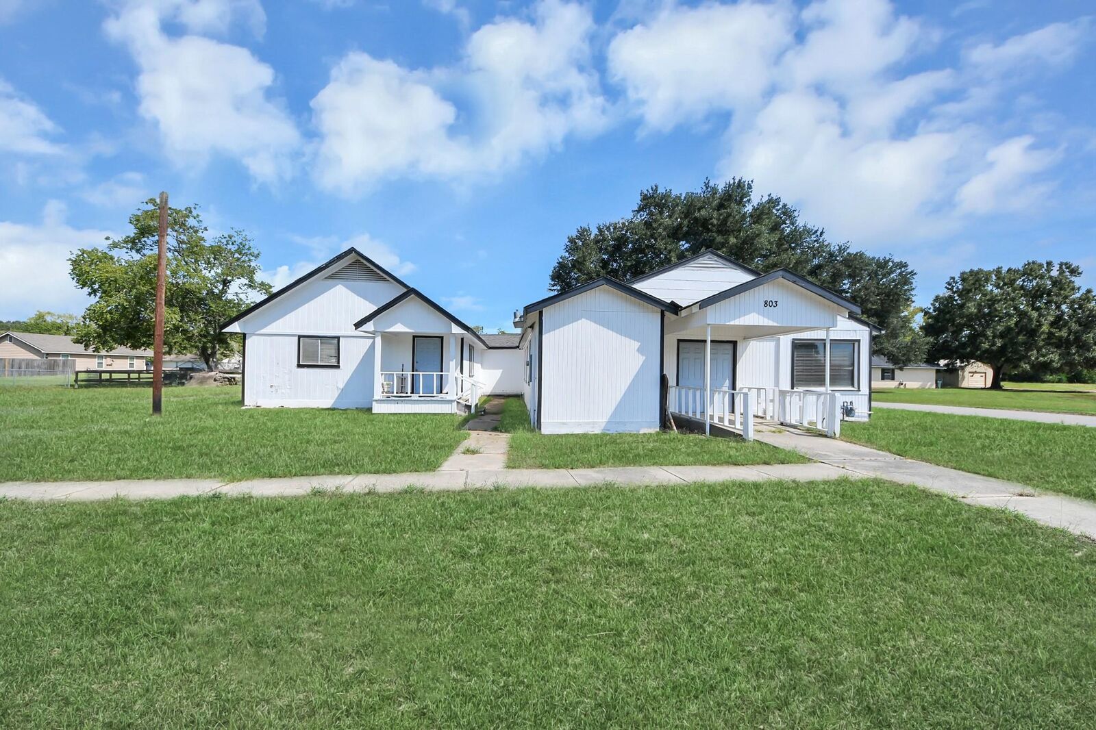 Property Photo: 803 Live Oak Street TX 77474