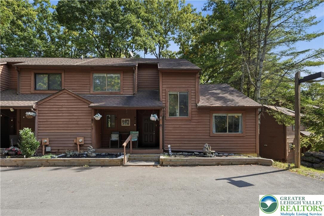 Property Photo: 602 Mountain View Way PA 18324