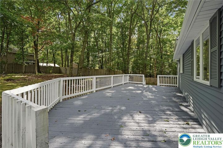 Property Photo:  348 Carnation Road  PA 18302 