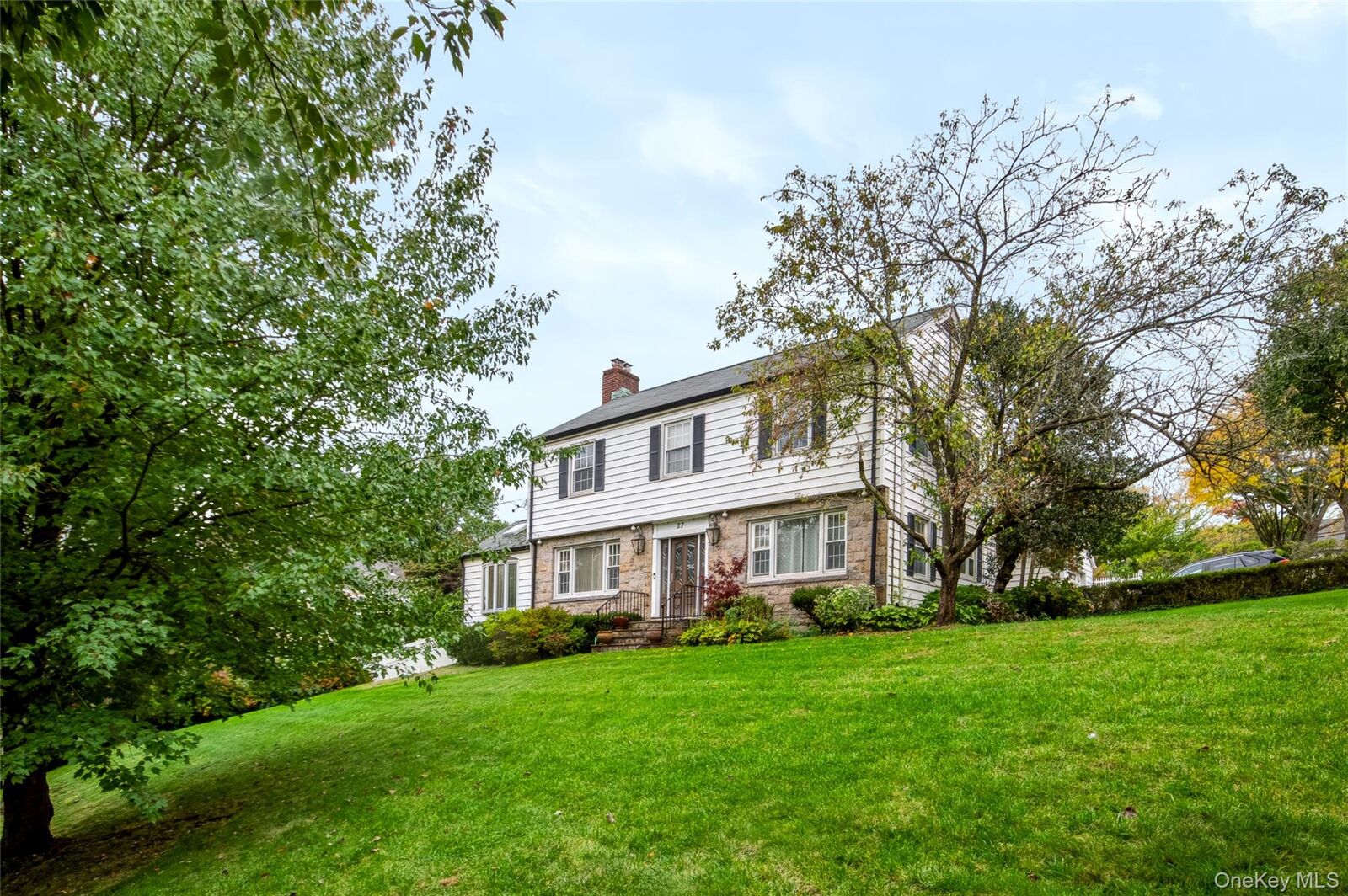 Property Photo:  27 Parkview Drive  NY 10708 