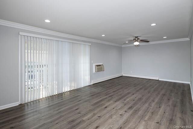Property Photo:  100 Friendly Court Fc67  NY 11704 