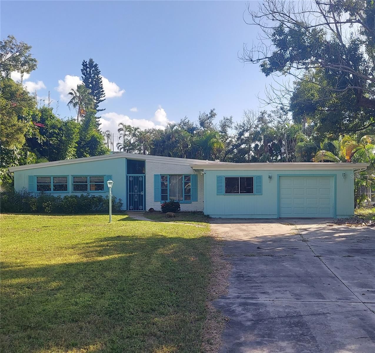 Property Photo:  434 S Shore Drive  FL 34234 