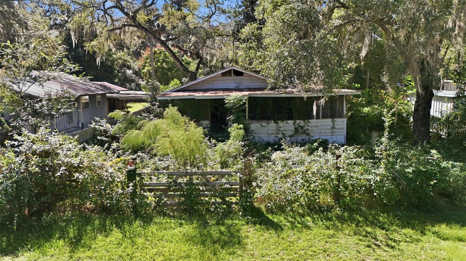 Property Photo:  25116 NE 133rd Street  FL 32134 