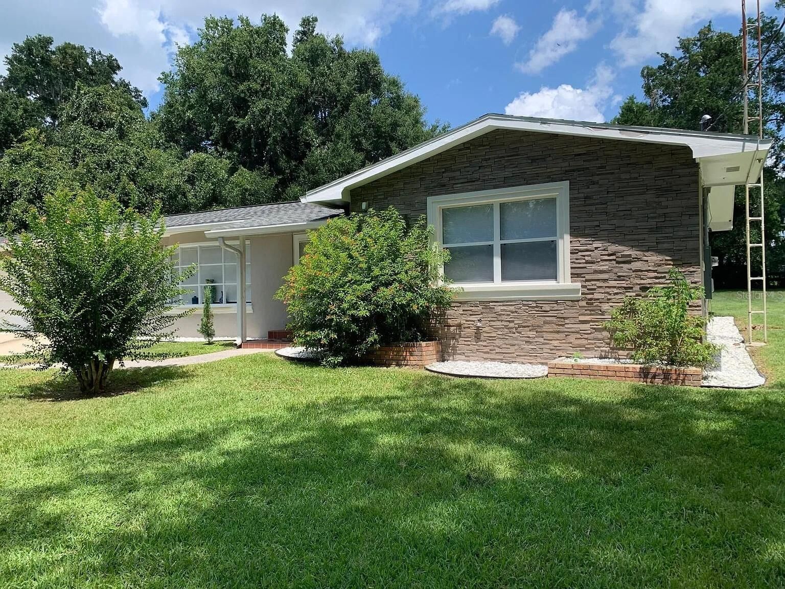 Property Photo: 445 SW 72nd Lane FL 34476