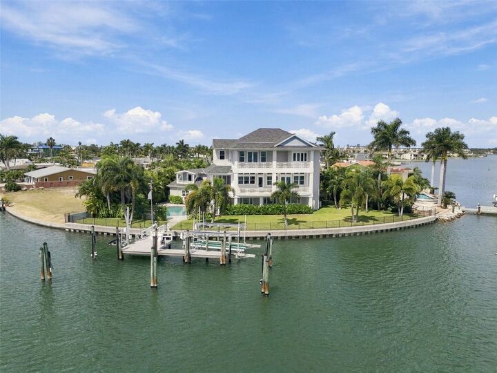 Property Photo:  14 Marina Terrace  FL 33706 