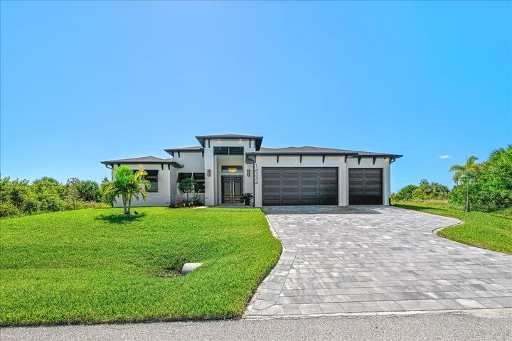 Property Photo:  14334 Maysville Circle  FL 33981 