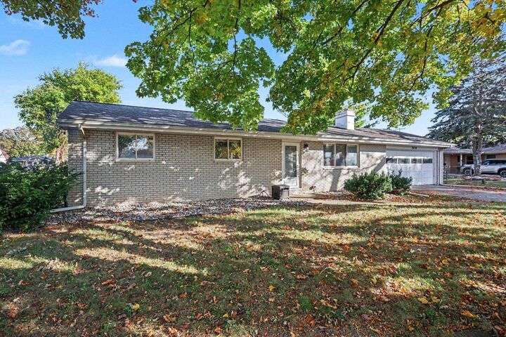 Property Photo:  2934 Whitfield Drive  MI 48603 