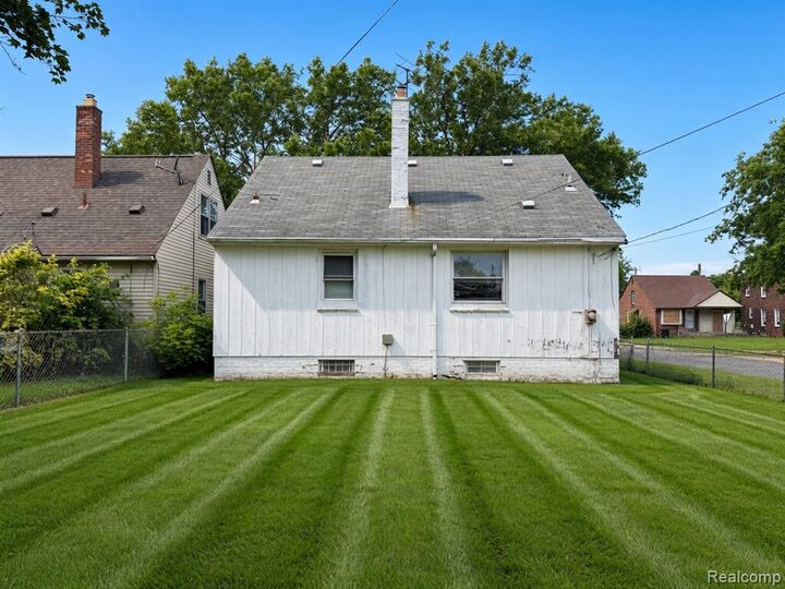 Property Photo: 11090 Minden Street MI 48205 3759