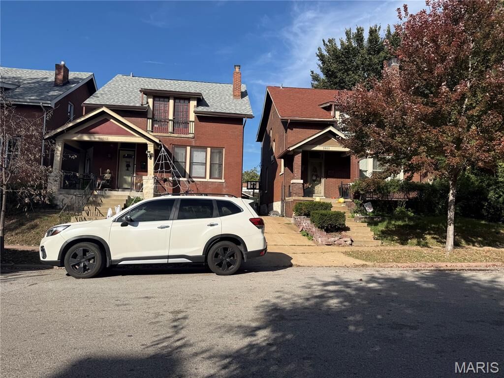 Property Photo: 3957 Russell Boulevard MO 63110