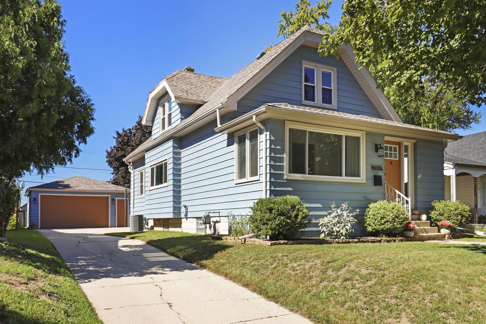 Property Photo:  4365 S Quincy Ave  WI 53207 