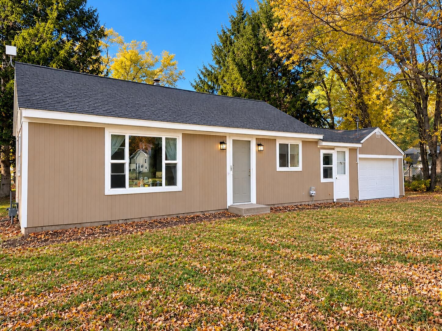 Property Photo:  1487 E Pine Hill Avenue  MI 49349 