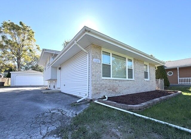 Property Photo:  1129 Carol Street  IL 60516 