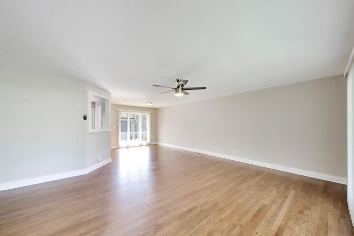 Property Photo:  655 Thornwood Drive  IL 60089 